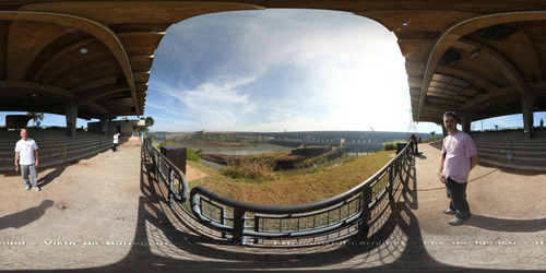 Panorama imersivo 360x180 da vista da barragem de Itaipu