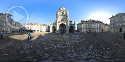 Largo em frente à catedral de Berna em 360°